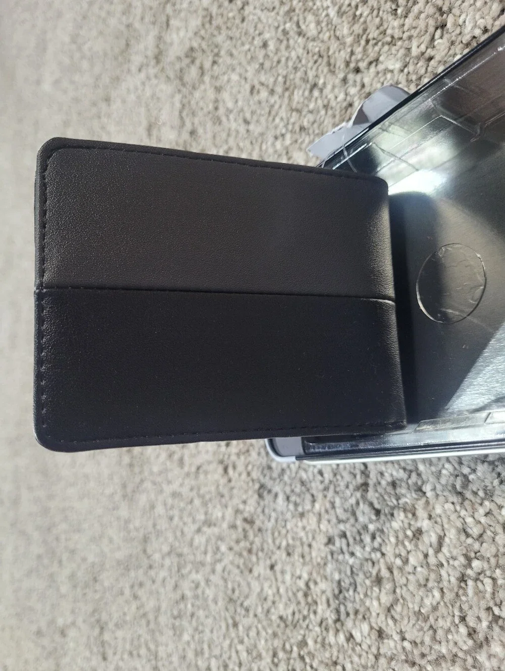 NEW RVCA Mens 2 Tone Bifold Wallet Gift Tin Card & Cash Holder Slots Logo Emblem